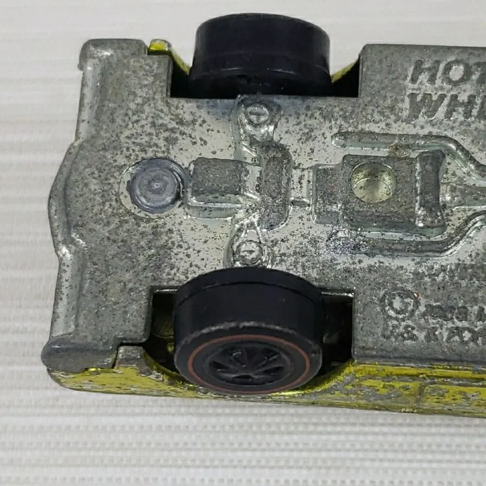 Mattel RedLine Hot Wheels Custom Continental Mark III Antifreeze Car Toy- Flaws